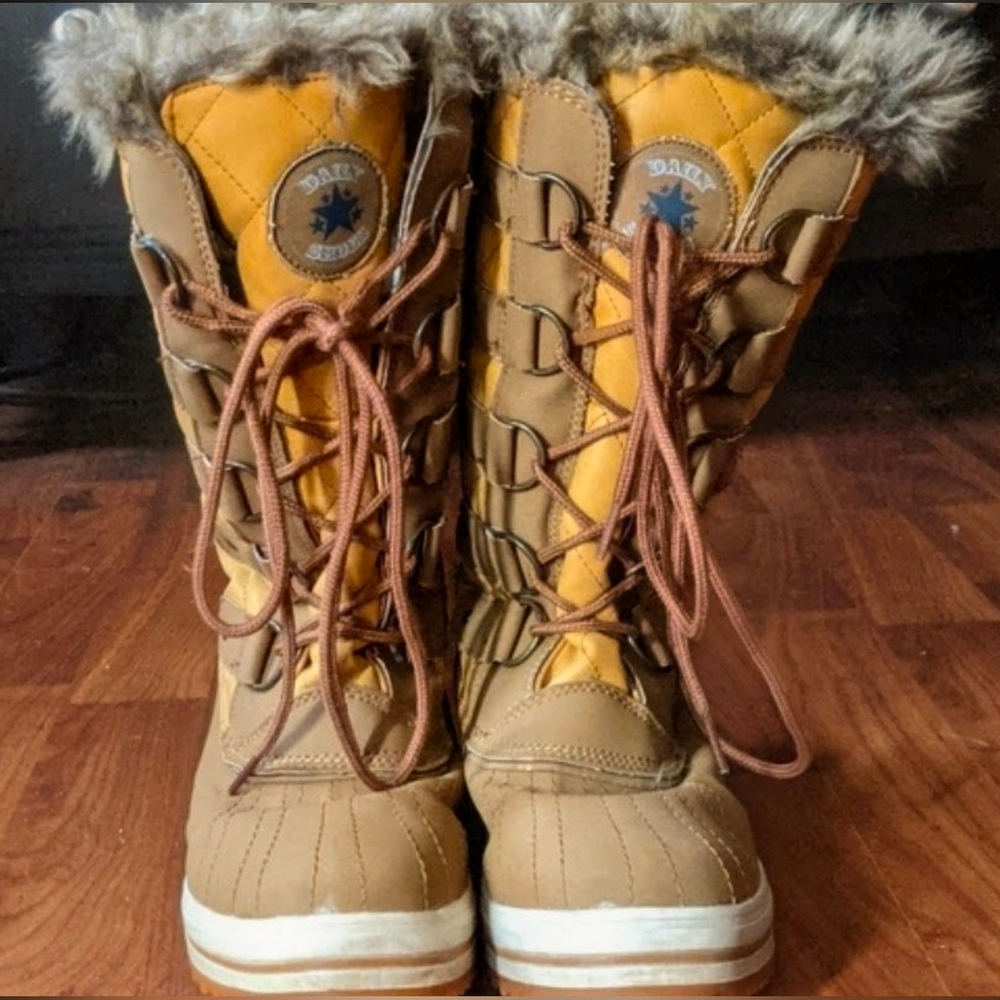Women's Tan Winter Boots Size 7